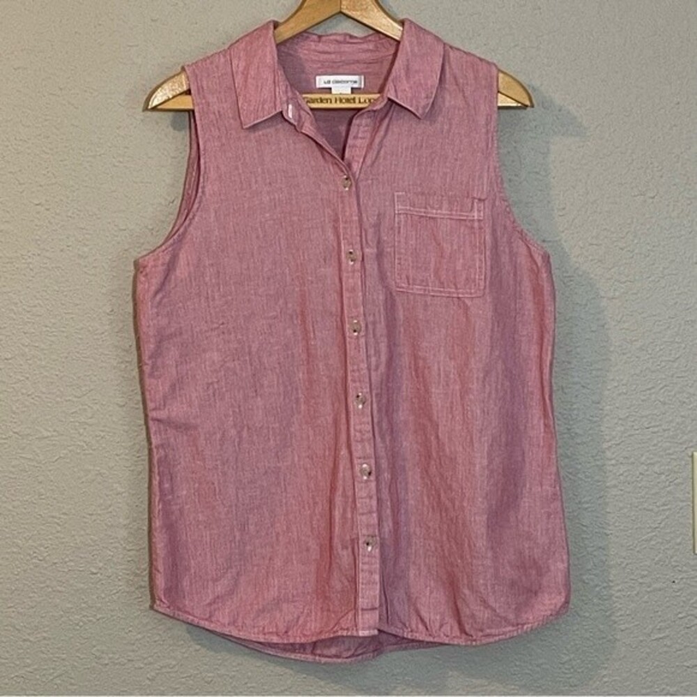 Liz Claiborne sleeveless top, front pocket. Red and White. Women’s Large.